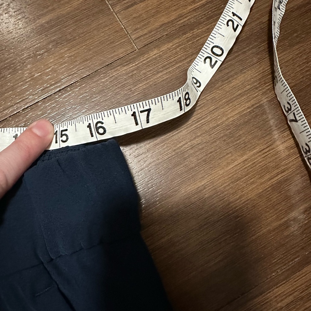 Lululemon On The Fly Pant *Woven 27" True Navy W5BPMS size 10 - Picture 9 of 9